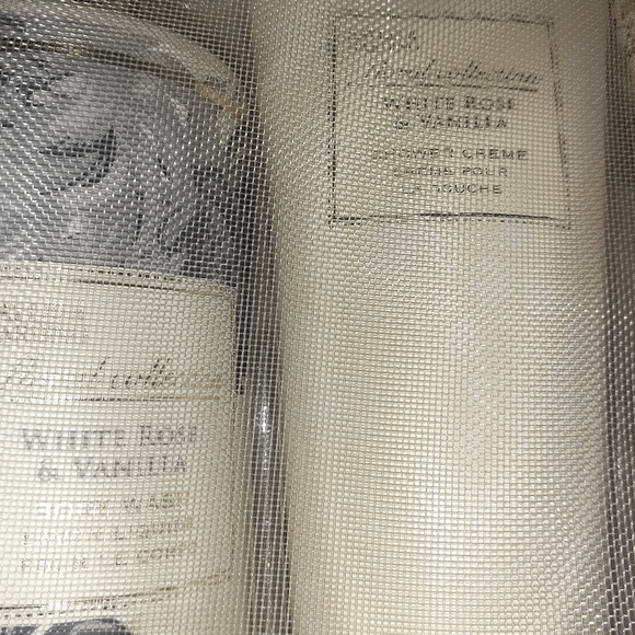 Baylis & Harding Floral Collection - Picture 3 of 4